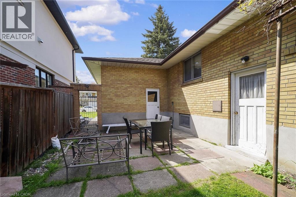 22 Hamptonbrook Drive, Toronto, Ontario  M9P 1A1 - Photo 28 - 40831844