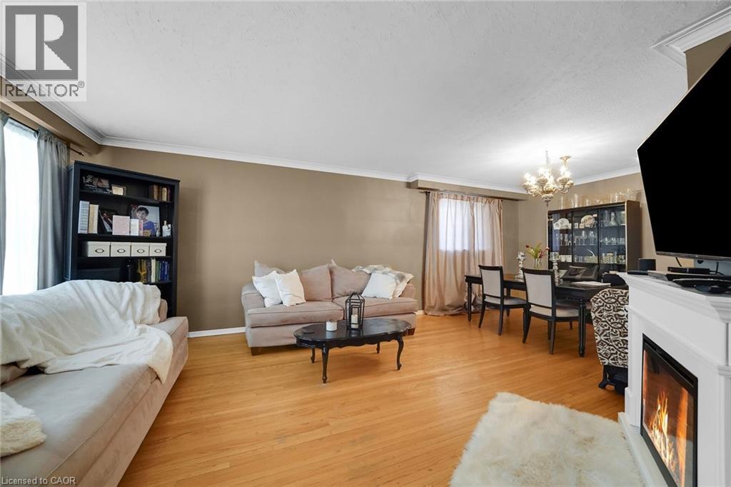 22 Hamptonbrook Drive, Toronto, Ontario  M9P 1A1 - Photo 7 - 40831844