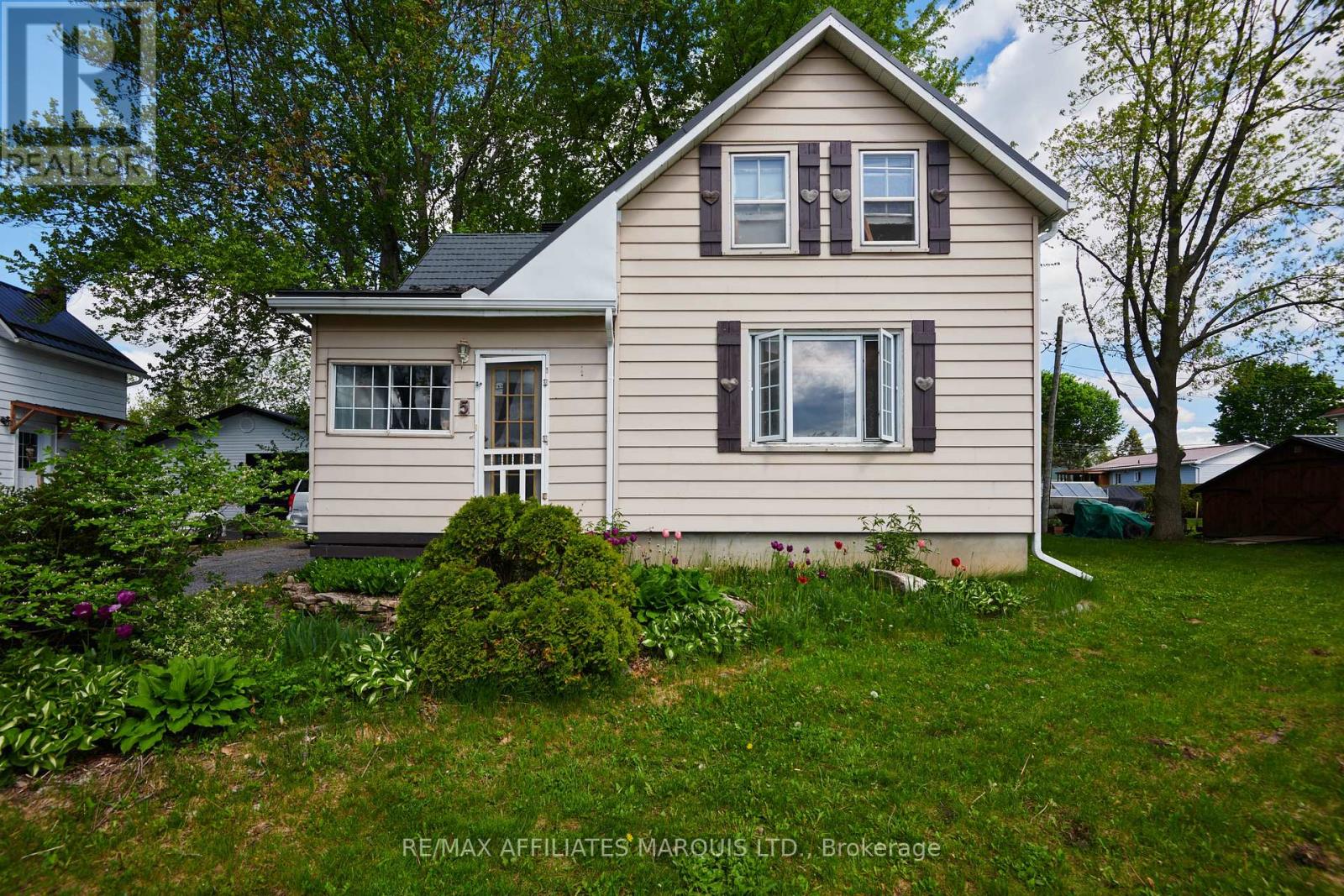 5 PINE STREET, South Stormont, Ontario