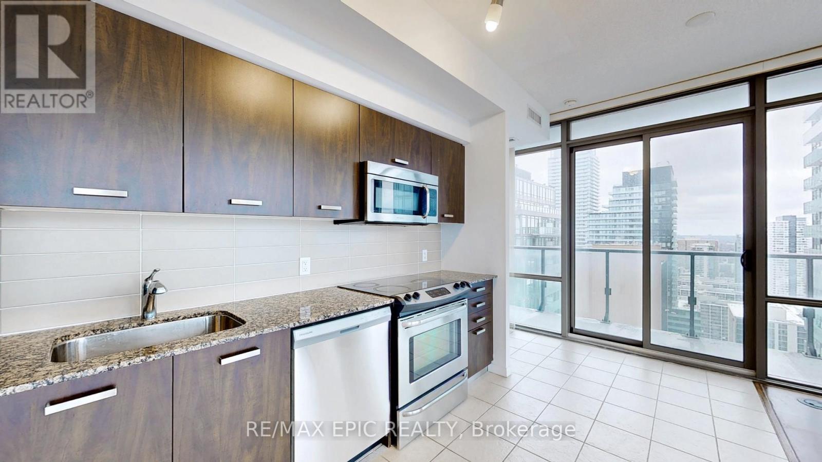 3208 - 832 Bay Street, Toronto, Ontario  M5S 1Z6 - Photo 14 - C13153674