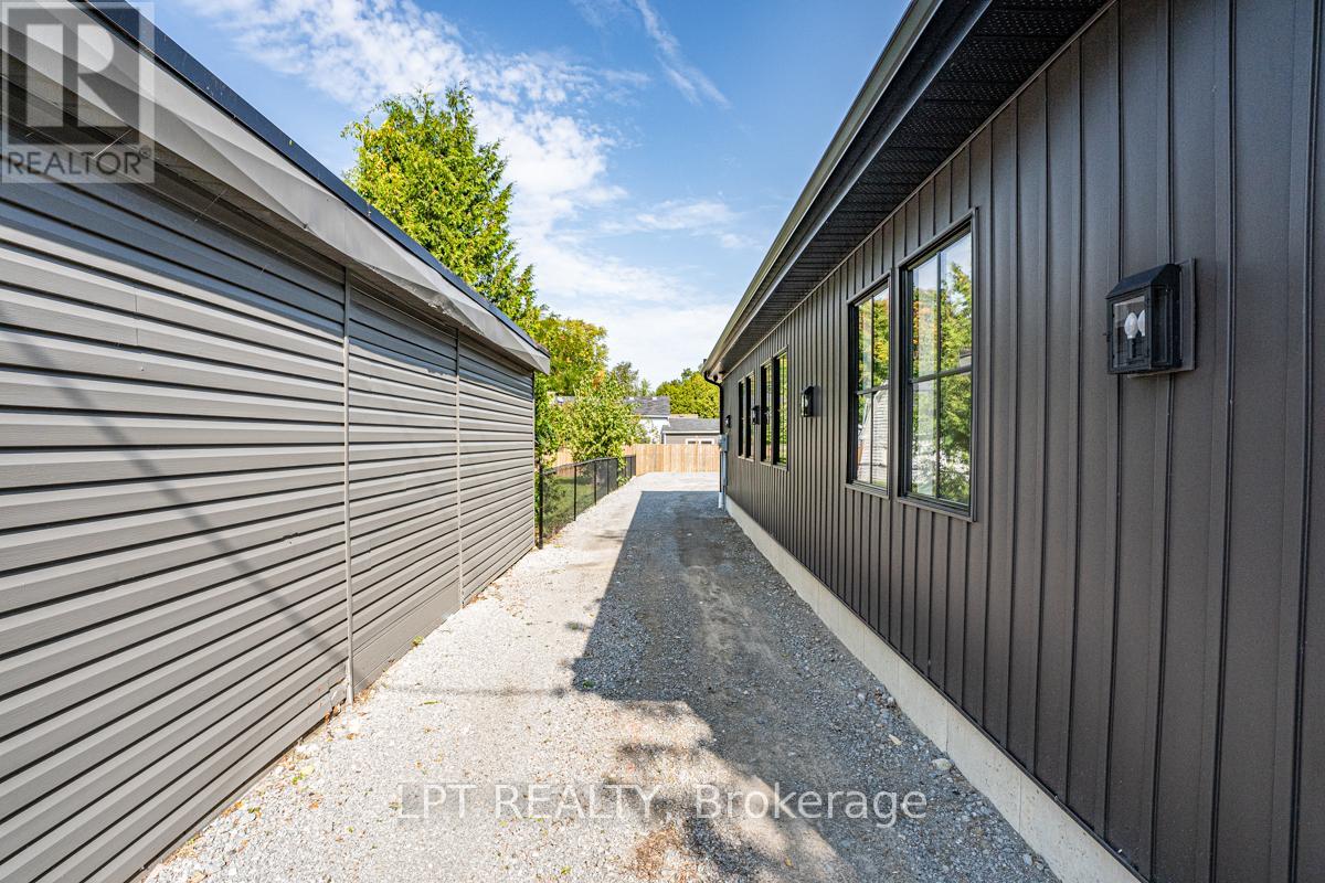 944 Lake Drive E, Georgina, Ontario  L0E 1L0 - Photo 40 - N13153572