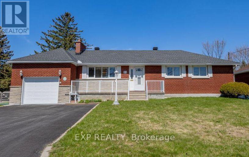 11 DONNA STREET, Ottawa, Ontario