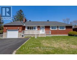11 DONNA STREET, Ottawa, Ontario