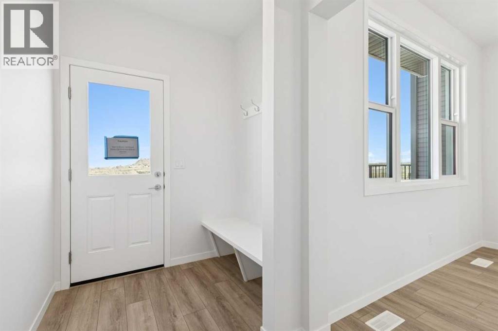 74 Lucas Heath NW, Calgary, Alberta  T3P 2Y2 - Photo 15 - A2303606