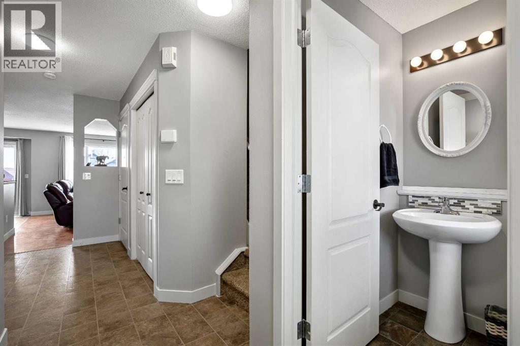146 Aspen Mews, Strathmore, Alberta  T1P 1X7 - Photo 4 - A2305918