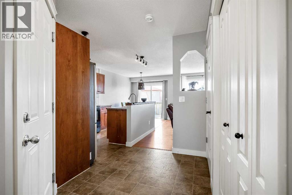 146 Aspen Mews, Strathmore, Alberta  T1P 1X7 - Photo 7 - A2305918