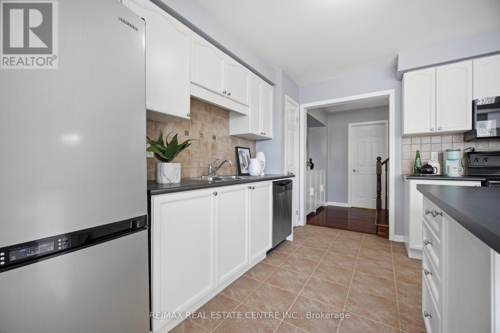 680 Mceastern Path, Milton, Ontario  L9T 0G4 - Photo 38 - W13153598