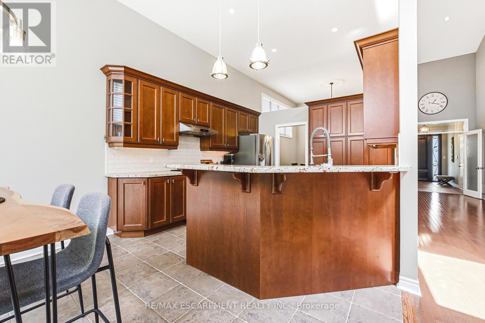 2178 Berwick Drive, Burlington, Ontario  L7M 5C2 - Photo 10 - W13153634
