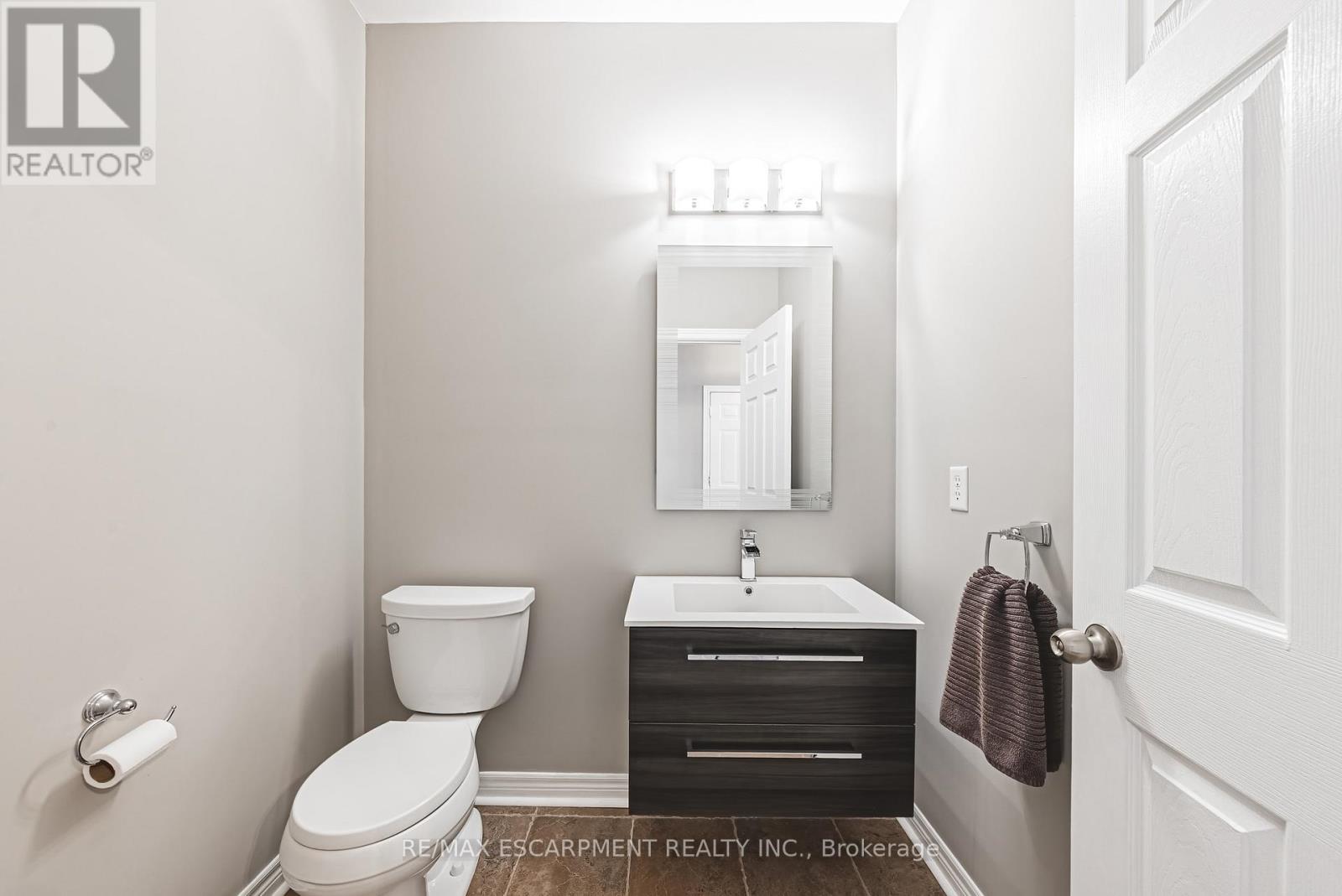 2178 Berwick Drive, Burlington, Ontario  L7M 5C2 - Photo 6 - W13153634