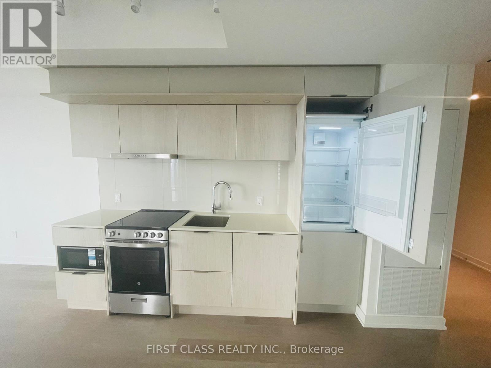 2608 - 448 Burnhamthorpe Road W, Mississauga, Ontario  L5B 0M3 - Photo 4 - W13153650