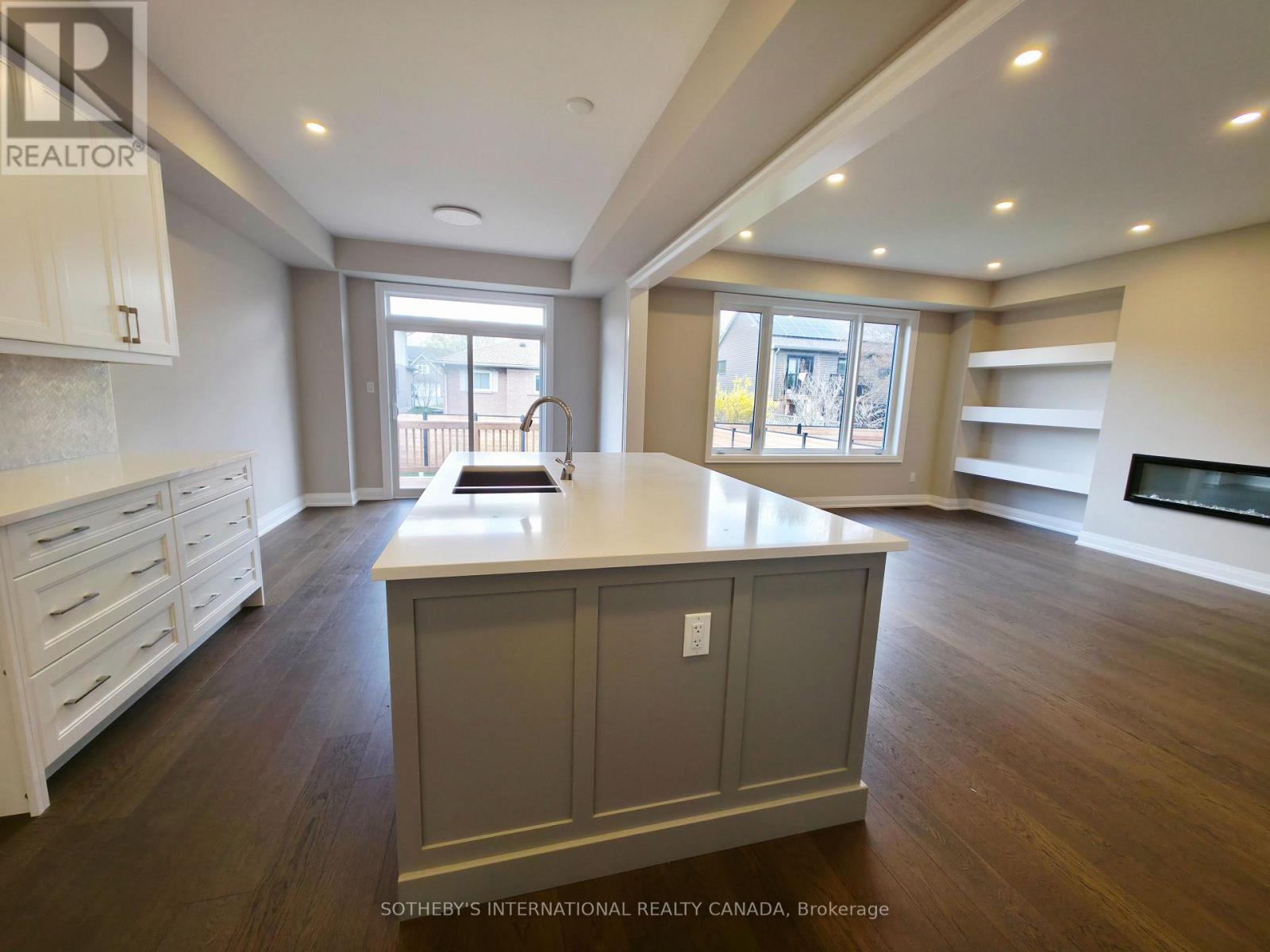 516 Markay Common, Burlington, Ontario  L7S 0A6 - Photo 8 - W13153676