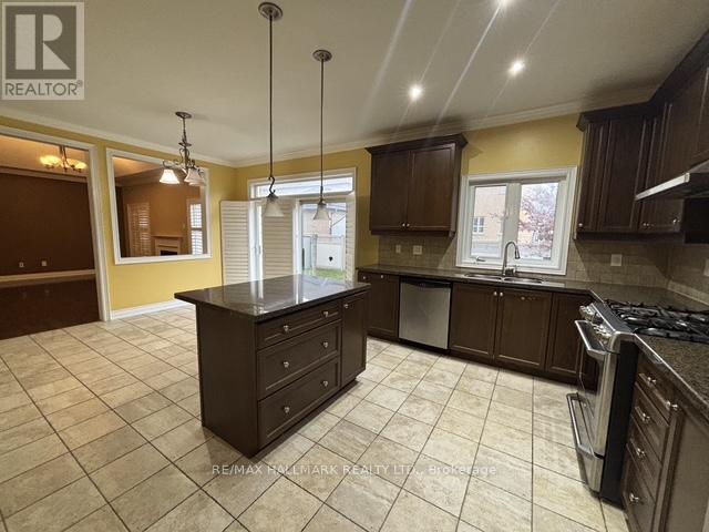 99 Royal West Drive, Brampton, Ontario  L6X 0Z8 - Photo 6 - W13153690