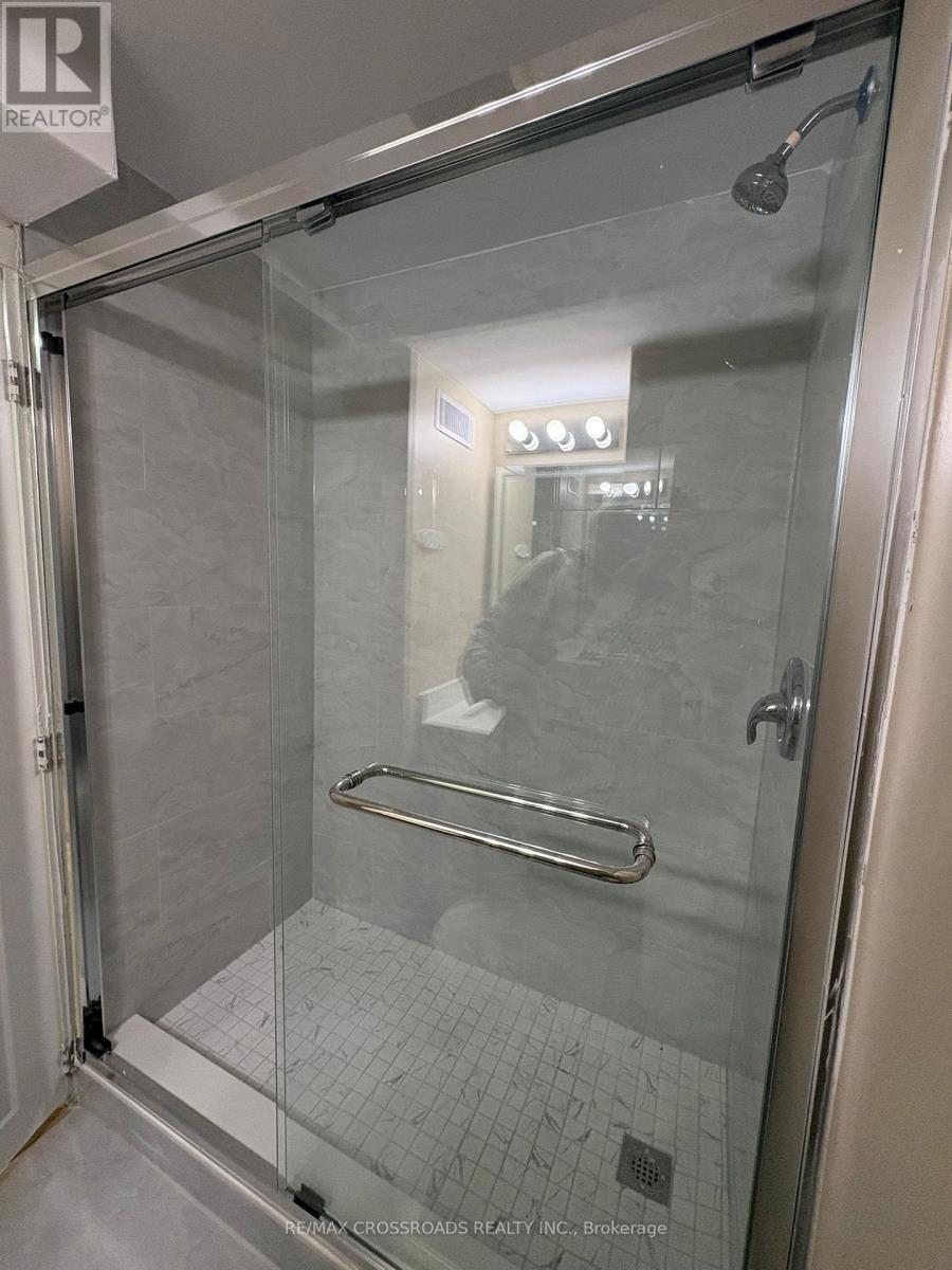 Lower - 36 Kimborough Hollow, Brampton, Ontario  L6Y 0Z1 - Photo 12 - W13153744