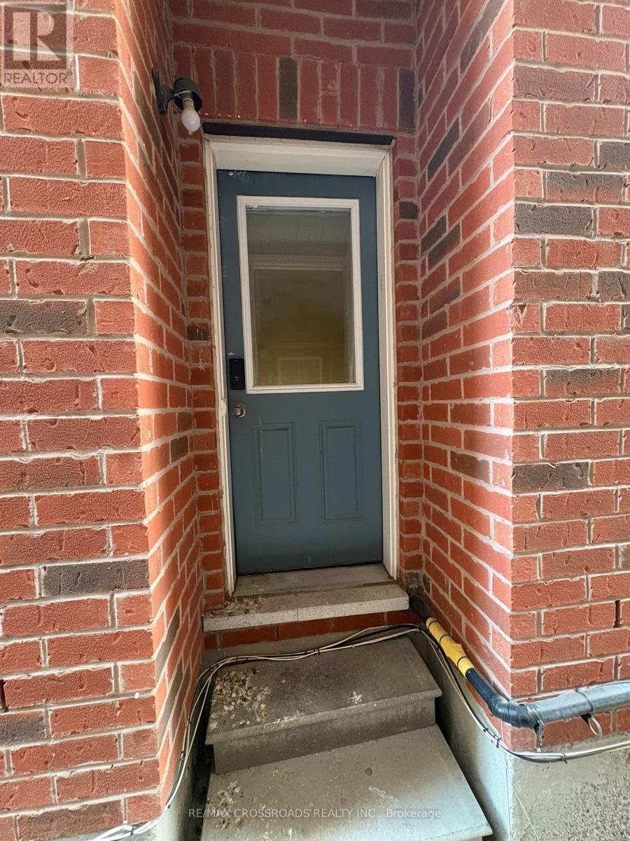 Lower - 36 Kimborough Hollow, Brampton, Ontario  L6Y 0Z1 - Photo 2 - W13153744