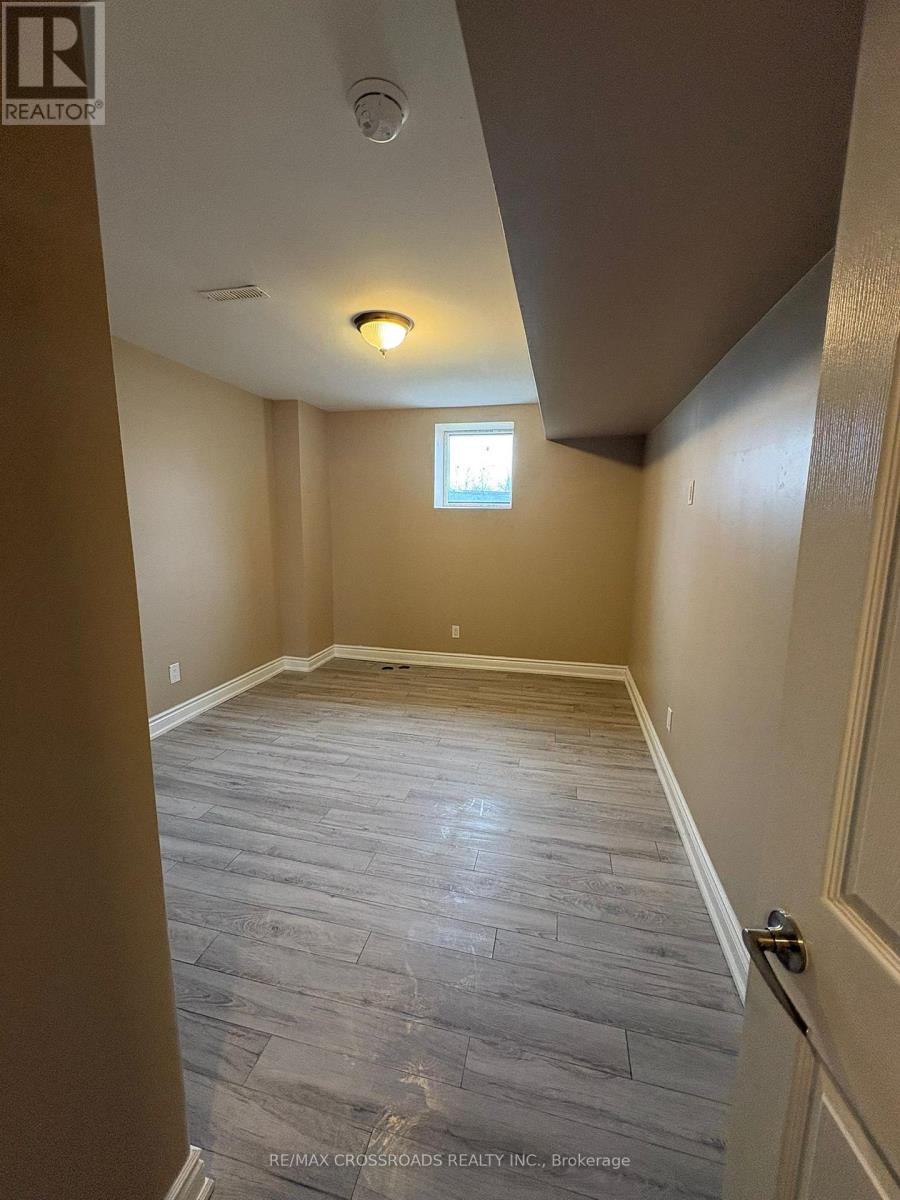 Lower - 36 Kimborough Hollow, Brampton, Ontario  L6Y 0Z1 - Photo 8 - W13153744