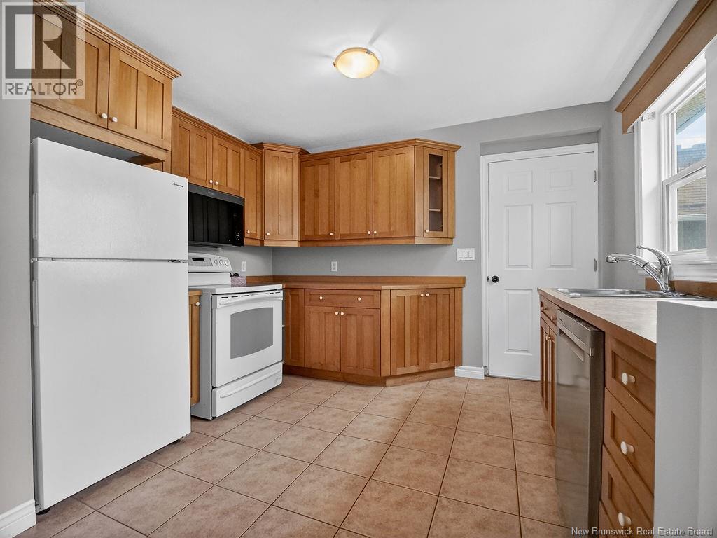 242 Broadway Street, Moncton, New Brunswick  E1A 3Y6 - Photo 10 - NB139871