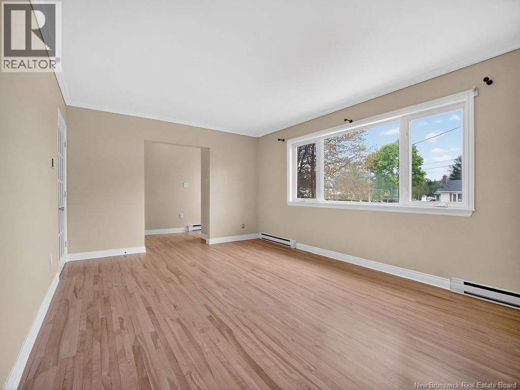 242 Broadway Street, Moncton, New Brunswick  E1A 3Y6 - Photo 4 - NB139871