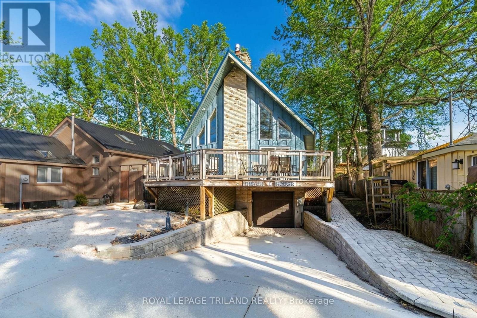 28 ELMWOOD AVENUE, Lambton Shores, Ontario