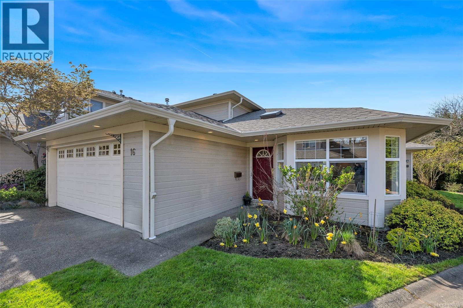 16 4383 Torquay Dr, Saanich, British Columbia  V8N 3L3 - Photo 2 - 1037478