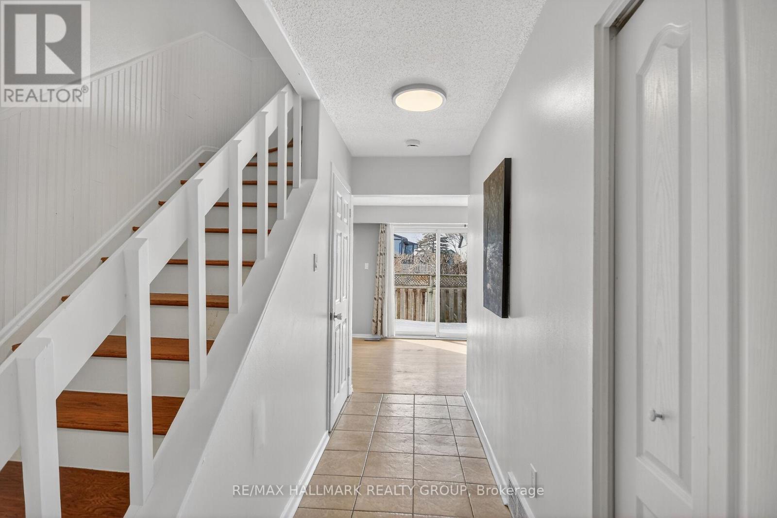 427 Moodie Drive, Ottawa, Ontario  K2H 8A5 - Photo 2 - X13058294