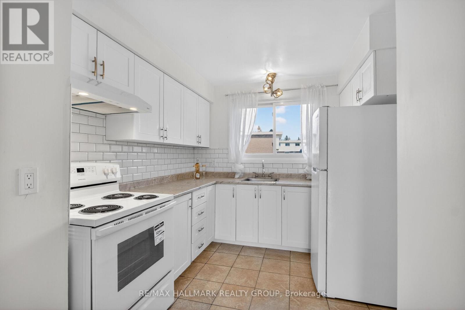 427 Moodie Drive, Ottawa, Ontario  K2H 8A5 - Photo 6 - X13058294