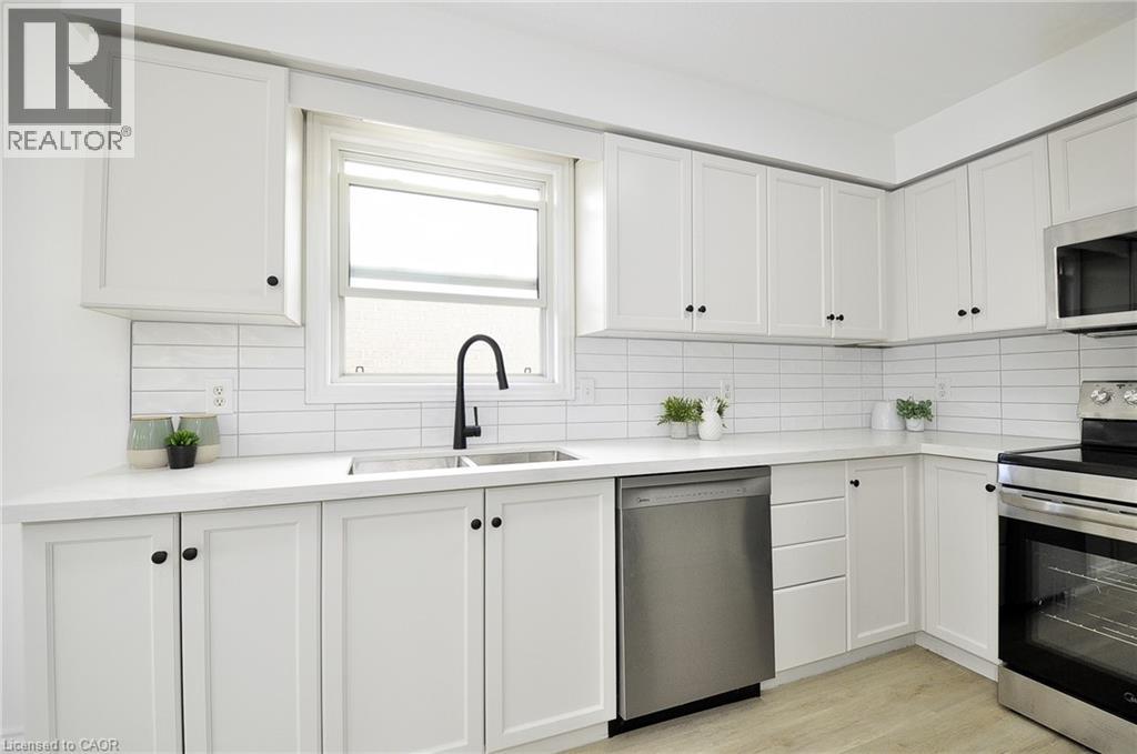 32 Kroeger Crescent, Cambridge, Ontario  N3C 4J7 - Photo 9 - 40831674