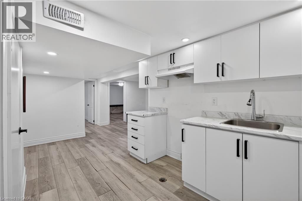 43 West 1st Street, Hamilton, Ontario  L9C 3B9 - Photo 13 - 40831652