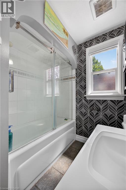 43 West 1st Street, Hamilton, Ontario  L9C 3B9 - Photo 17 - 40831652