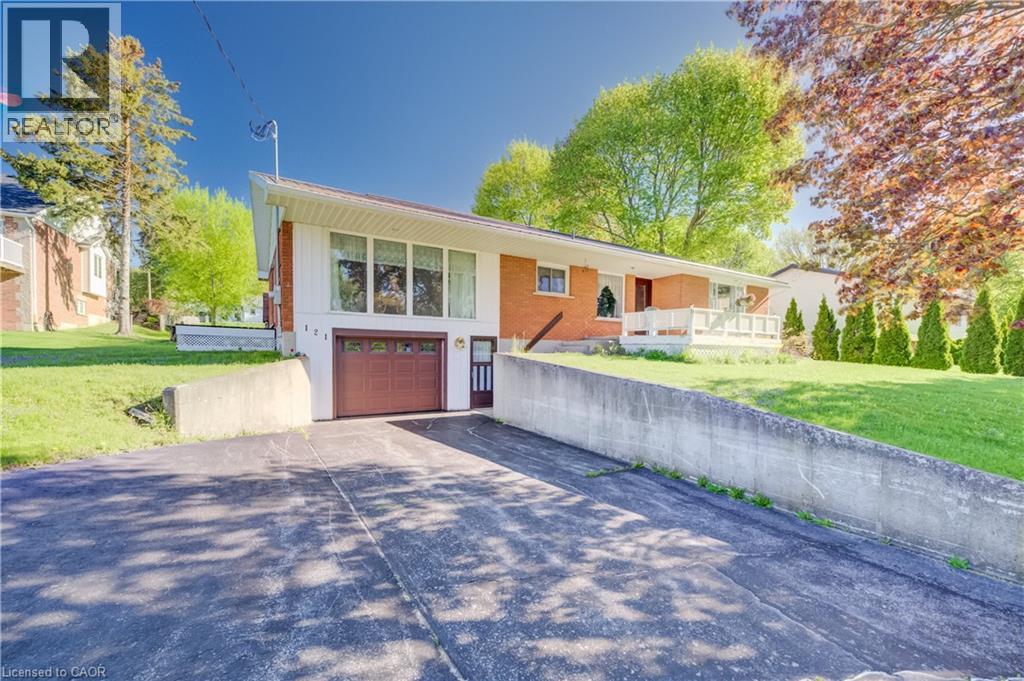 121 North Water Street W, Mount Forest, Ontario  N0G 2L3 - Photo 2 - 40807268
