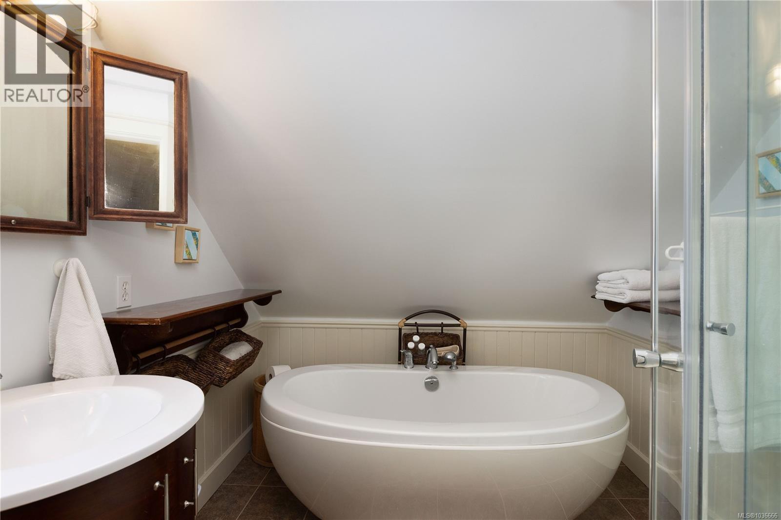 701 Connaught Rd, Victoria, British Columbia  V9A 2Z1 - Photo 34 - 1036666
