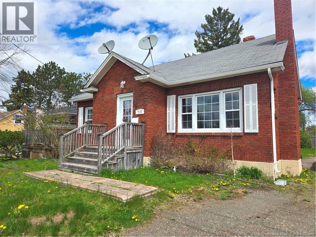 216 Cleveland, Riverview, New Brunswick  E1B 1Y1 - Photo 1 - NB139990