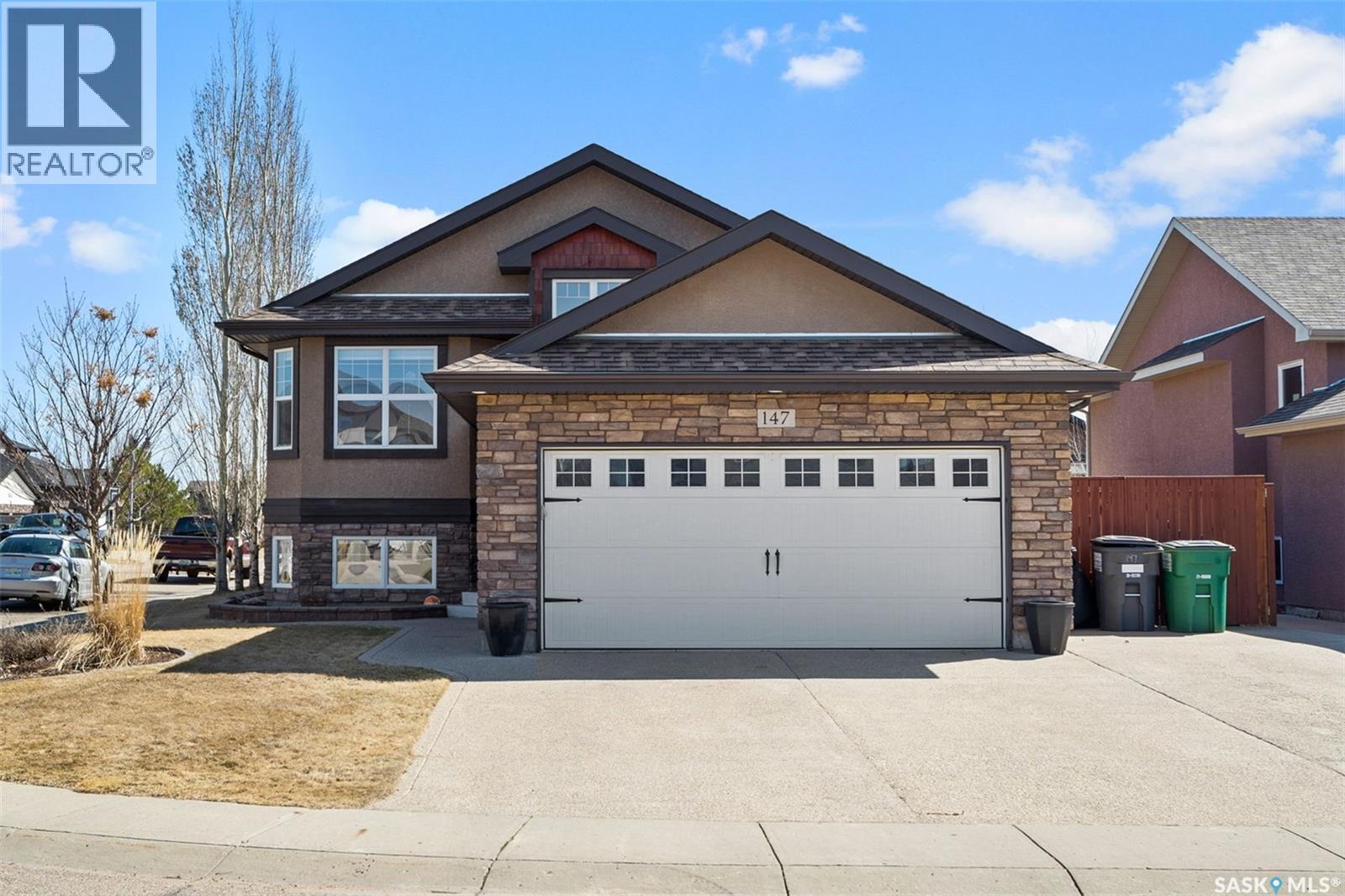 147 Blackstock Cove, Saskatoon, Saskatchewan  S7T 0H4 - Photo 2 - SK036527