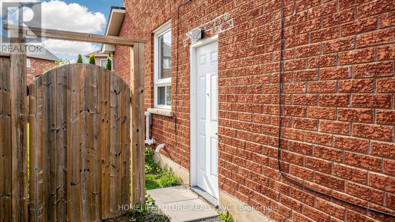 63 Presley Crescent, Whitby, Ontario L1P 1V2 - Photo 37 - E13151500