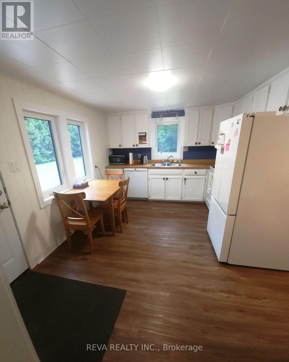 15615 Hwy 35 Highway, Algonquin Highlands, Ontario  K0M 1J2 - Photo 3 - X12940138