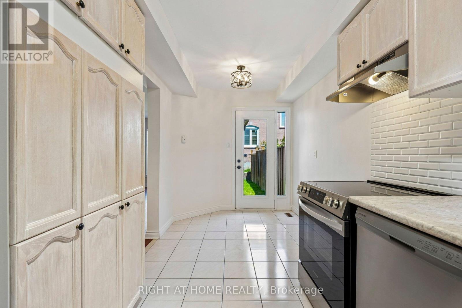 80 Wetherby Circle, Markham, Ontario  L3T 7R8 - Photo 14 - N13100662