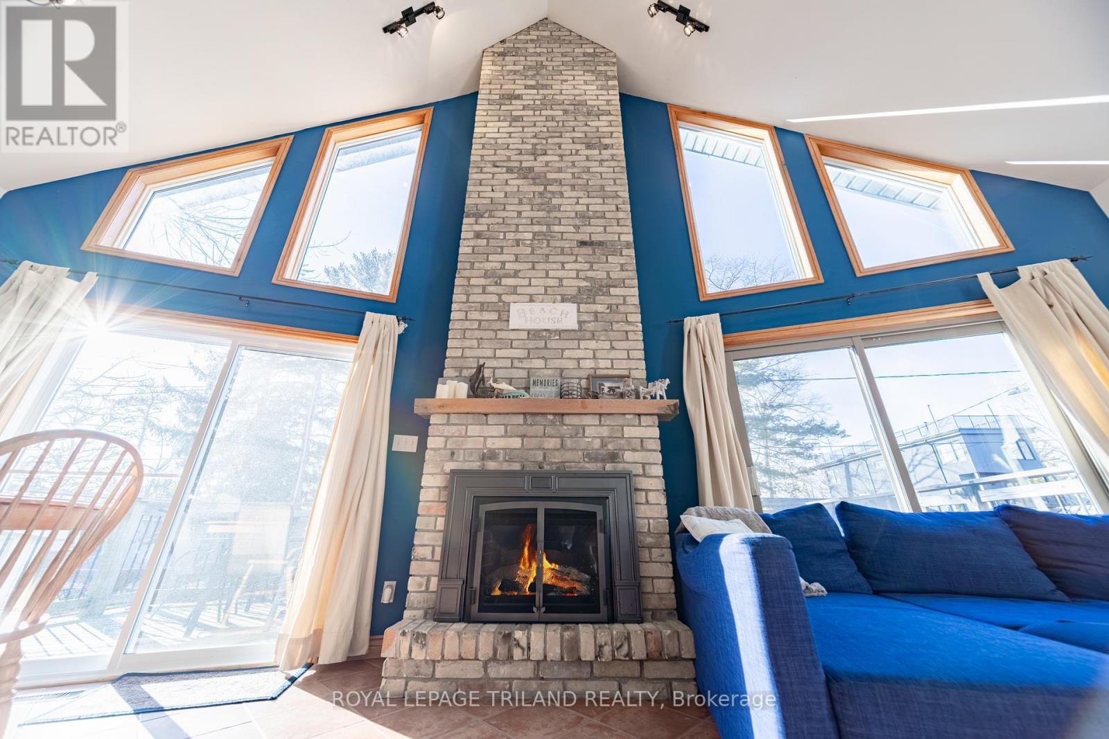 28 Elmwood Avenue, Lambton Shores, Ontario  N0M 1T0 - Photo 28 - X12924414
