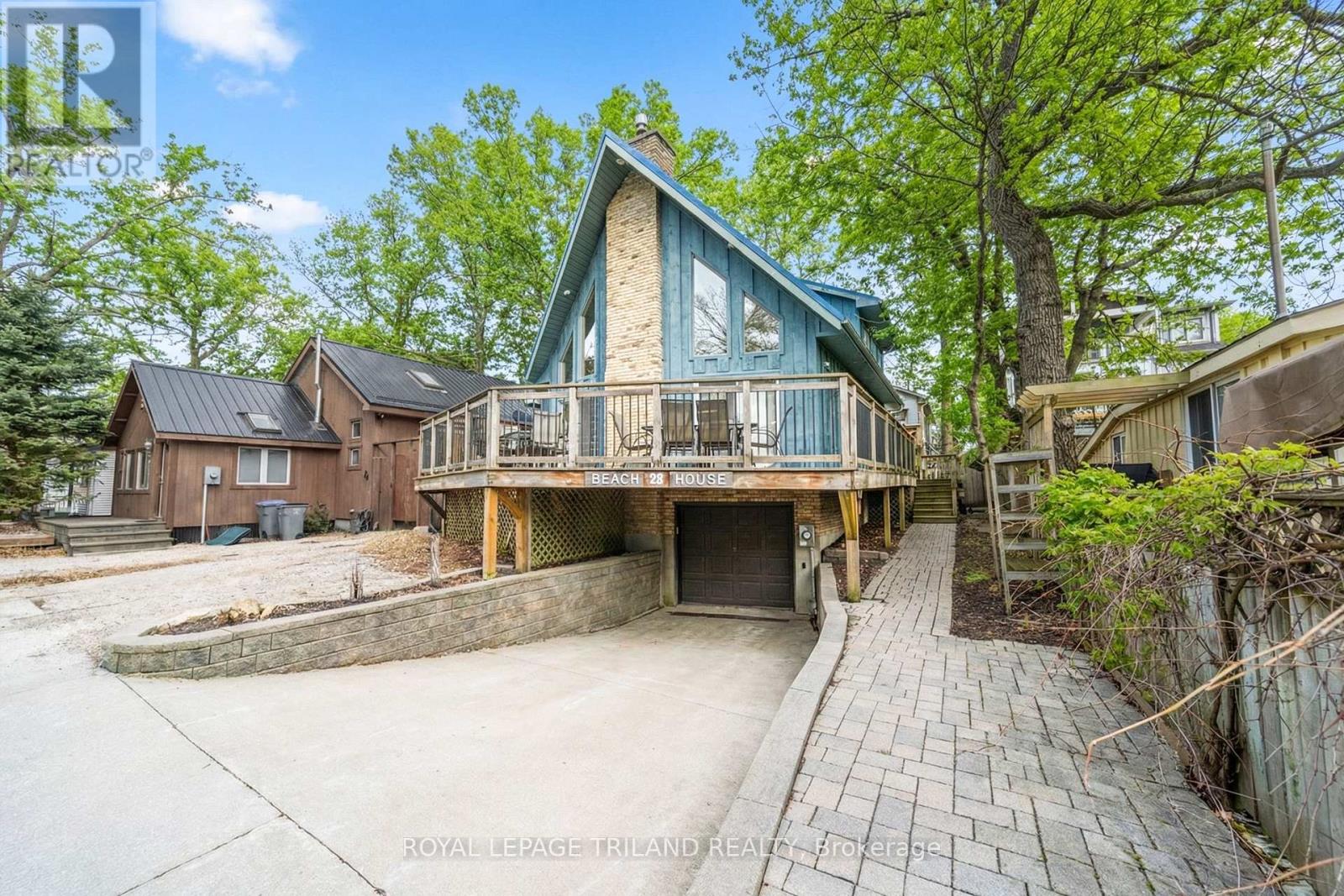 28 Elmwood Avenue, Lambton Shores, Ontario  N0M 1T0 - Photo 45 - X12924414