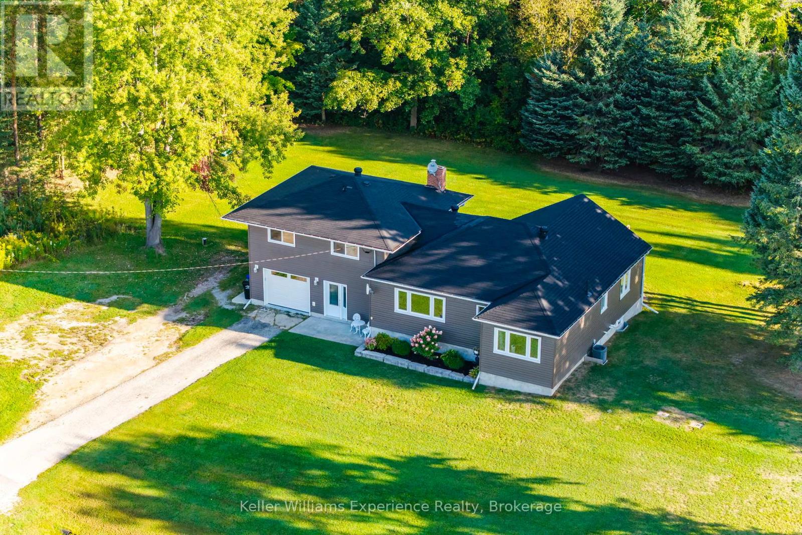 5525 Penetanguishene Road, Springwater, Ontario  L0L 1P0 - Photo 1 - S13154126