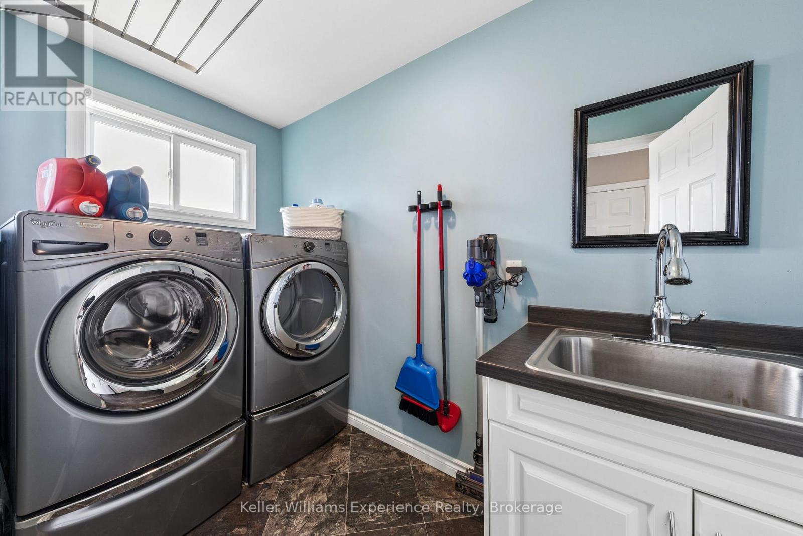 5525 Penetanguishene Road, Springwater, Ontario  L0L 1P0 - Photo 24 - S13154126