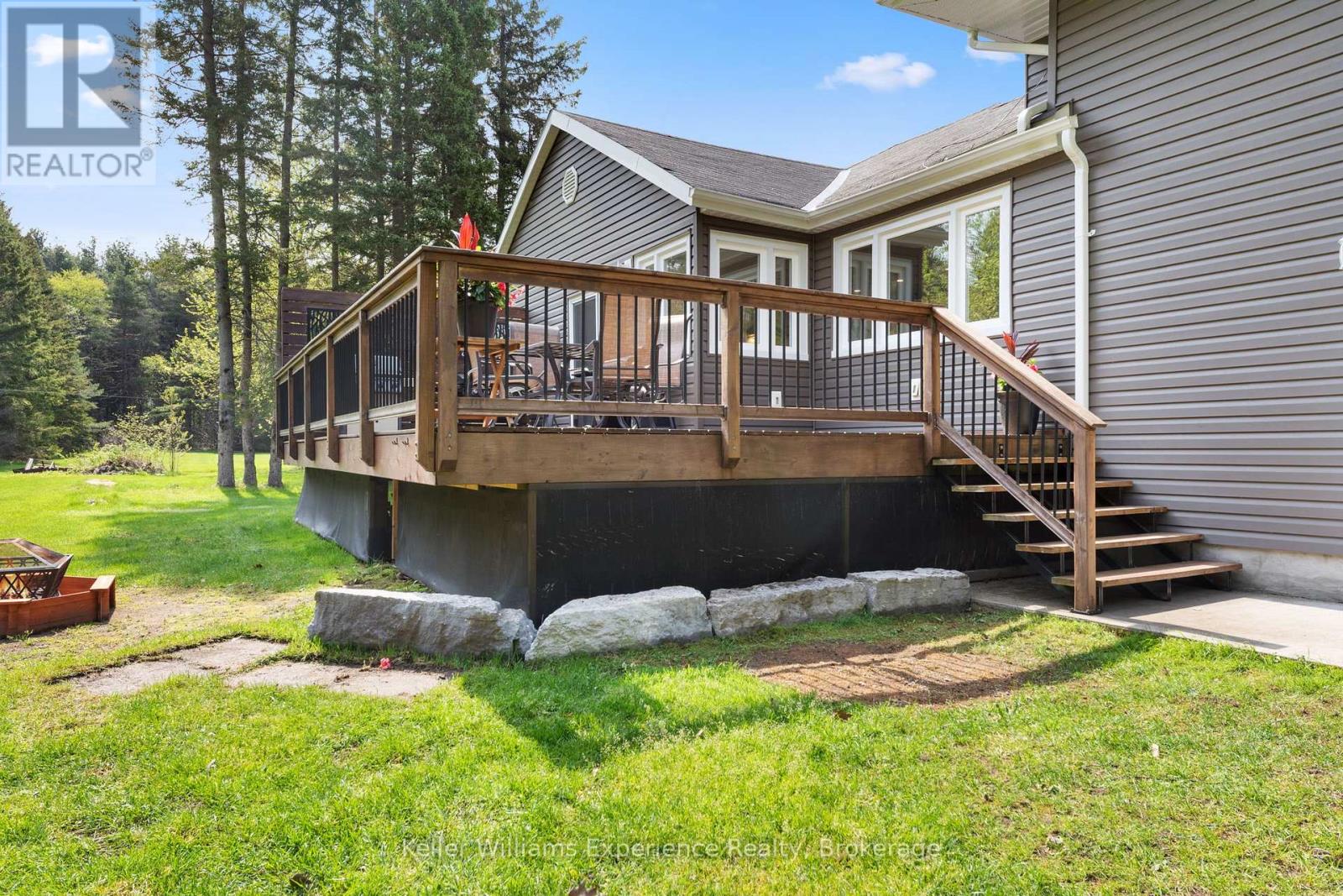 5525 Penetanguishene Road, Springwater, Ontario  L0L 1P0 - Photo 33 - S13154126