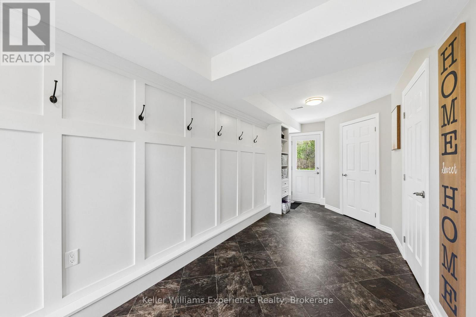 5525 Penetanguishene Road, Springwater, Ontario  L0L 1P0 - Photo 6 - S13154126