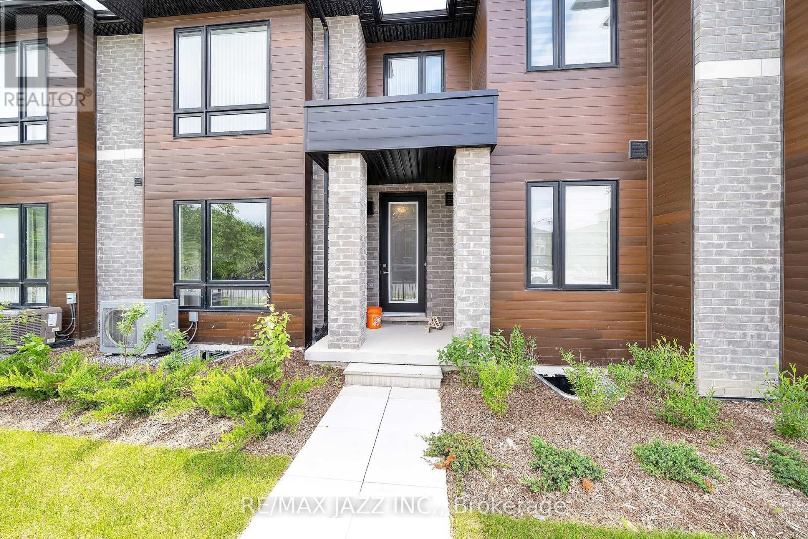 16 Klein Way, Whitby, Ontario  L1R 0S6 - Photo 2 - E13153774