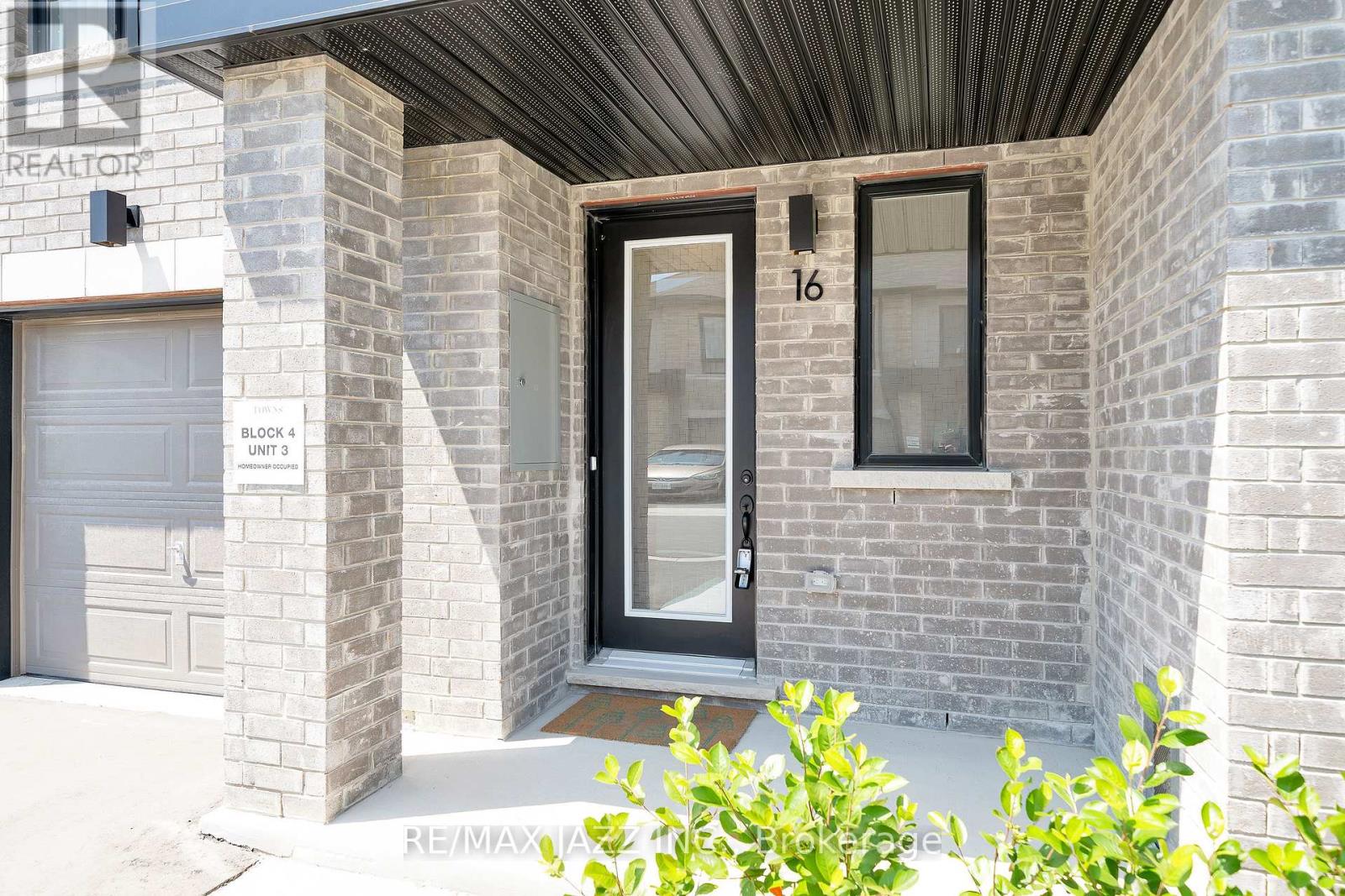 16 Klein Way, Whitby, Ontario  L1R 0S6 - Photo 3 - E13153774