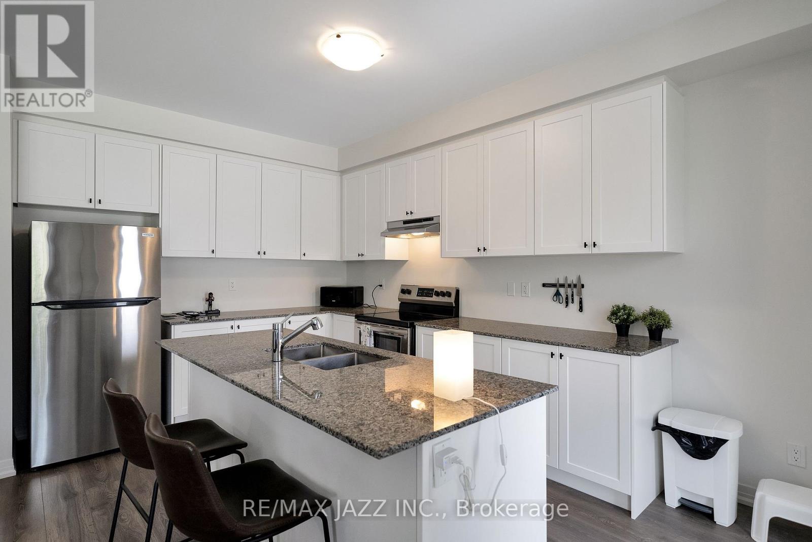 16 Klein Way, Whitby, Ontario  L1R 0S6 - Photo 6 - E13153774