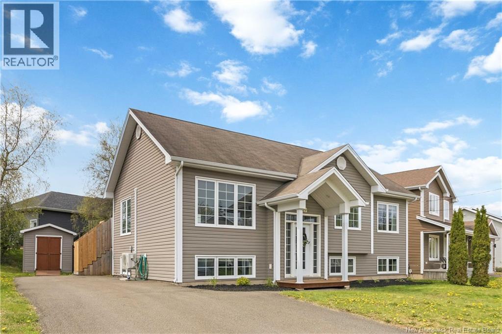229 Du Moulin, Dieppe, New Brunswick  E1A 0Y3 - Photo 1 - NB139916