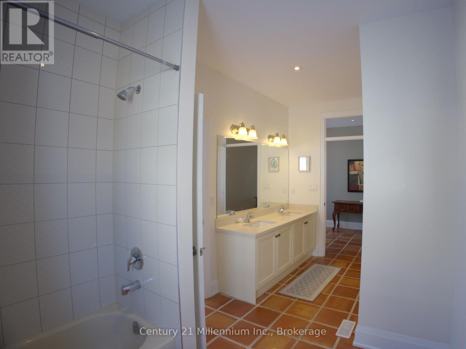 108 Creekwood Court, Blue Mountains, Ontario  L9Y 0V1 - Photo 22 - X13154024