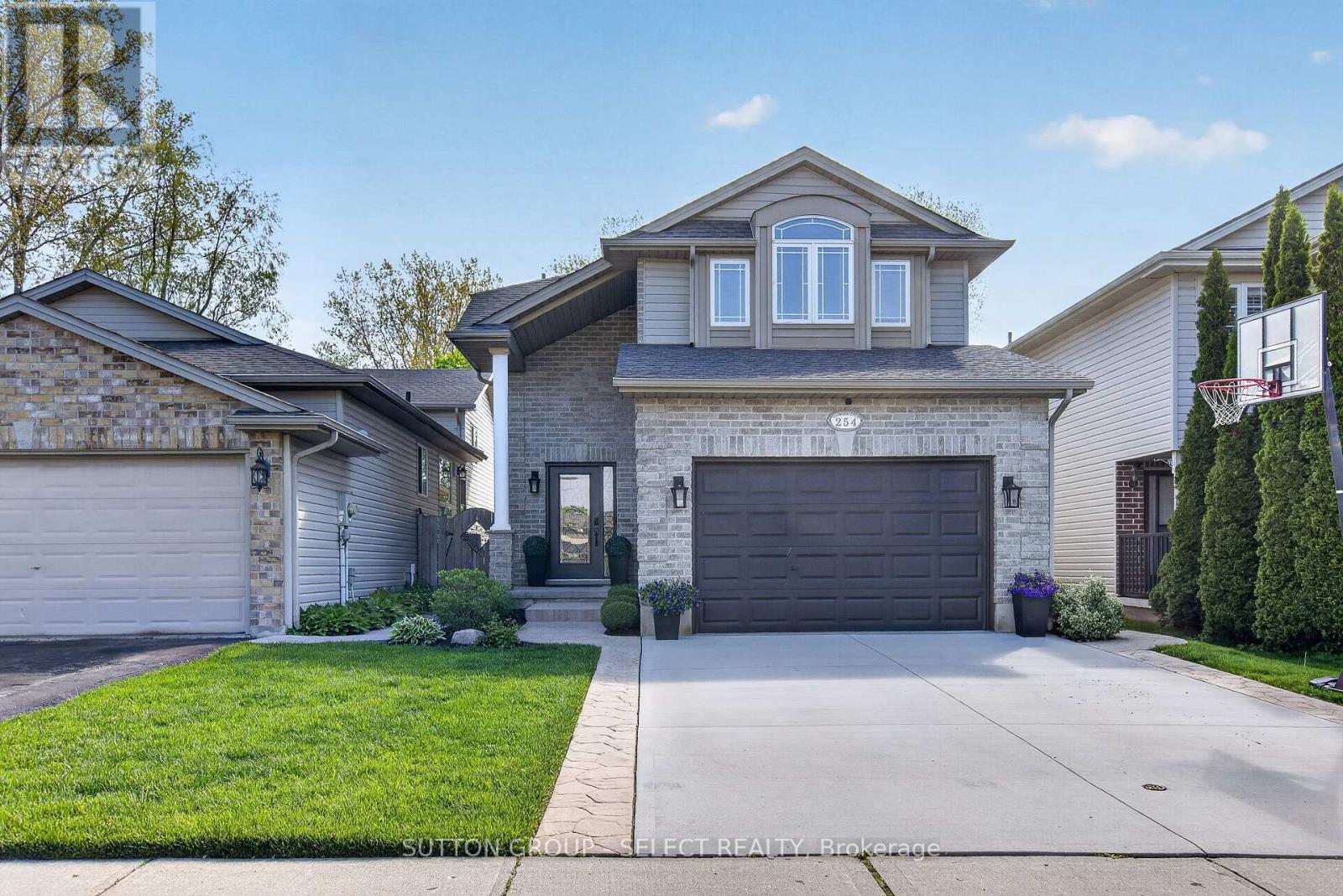 254 Crimson Crescent, London East, Ontario  N5W 6G1 - Photo 1 - X13153808