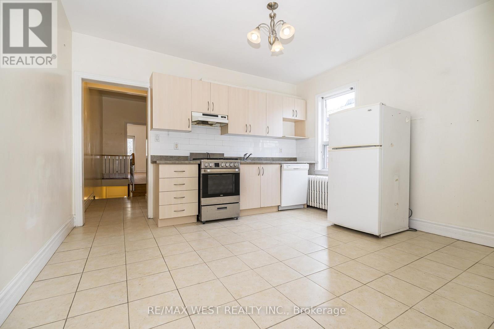 404 Manning Avenue, Toronto, Ontario  M6G 2V7 - Photo 15 - C13150550