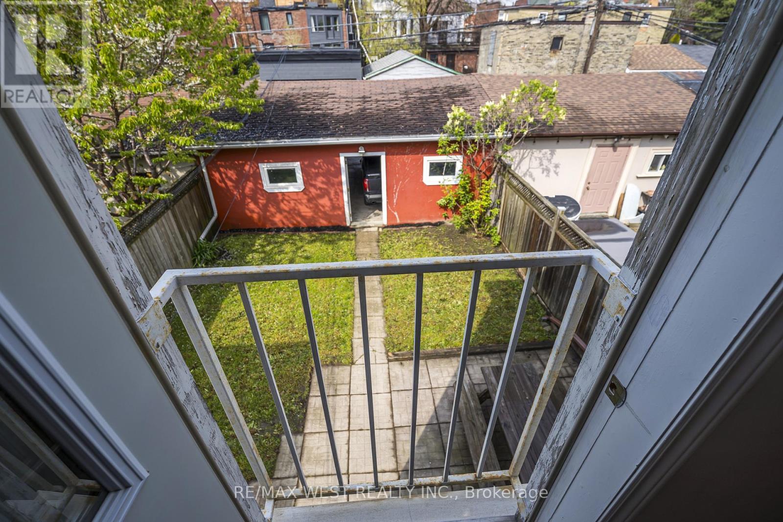 404 Manning Avenue, Toronto, Ontario  M6G 2V7 - Photo 18 - C13150550
