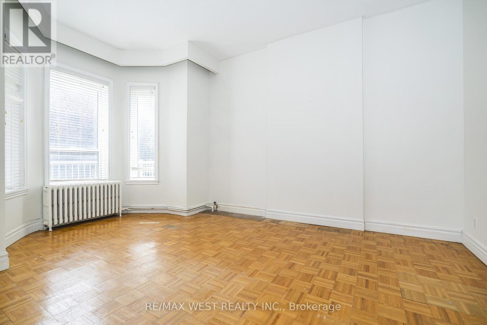 404 Manning Avenue, Toronto, Ontario  M6G 2V7 - Photo 4 - C13150550